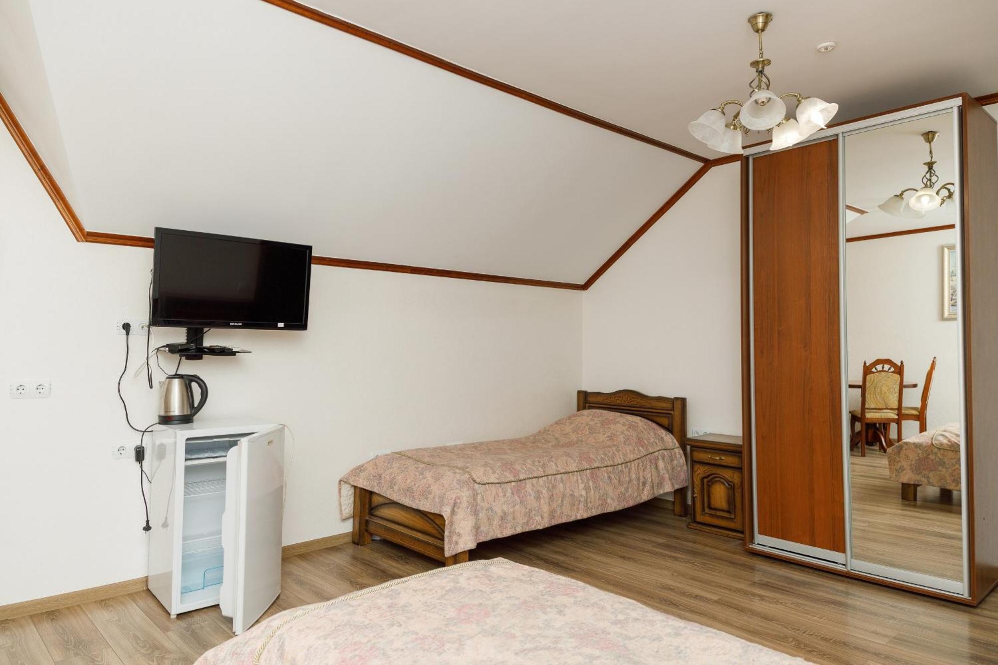 Hotel Gostyniy Dvir Synevir Synewyr Exterior foto