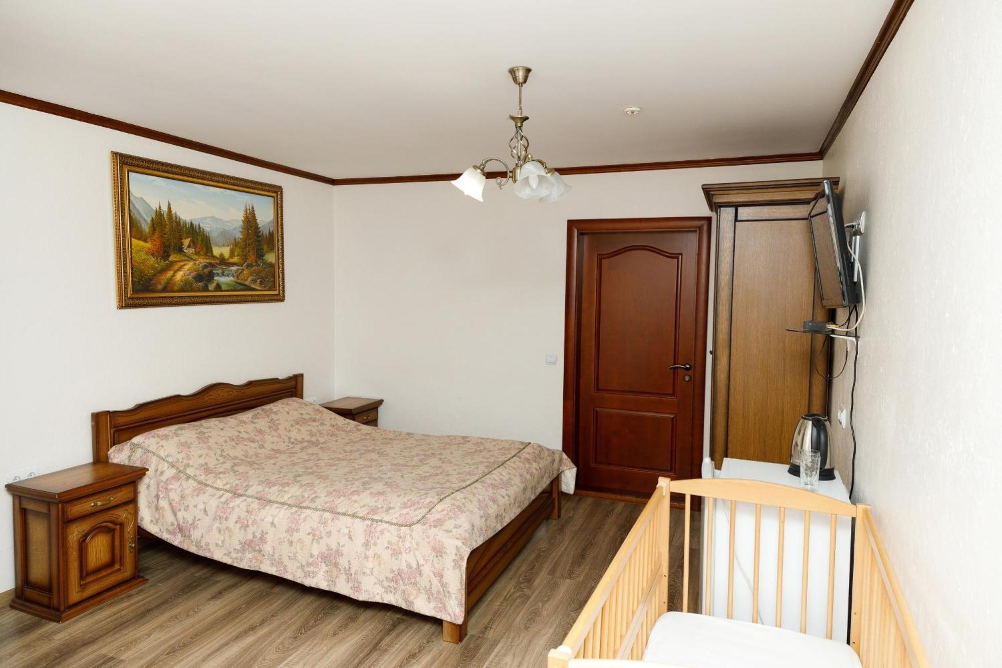 Hotel Gostyniy Dvir Synevir Synewyr Exterior foto